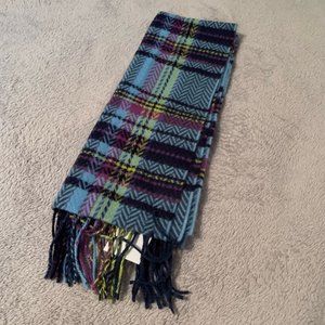 NWT David and Young Soft Knit Blue Scarf